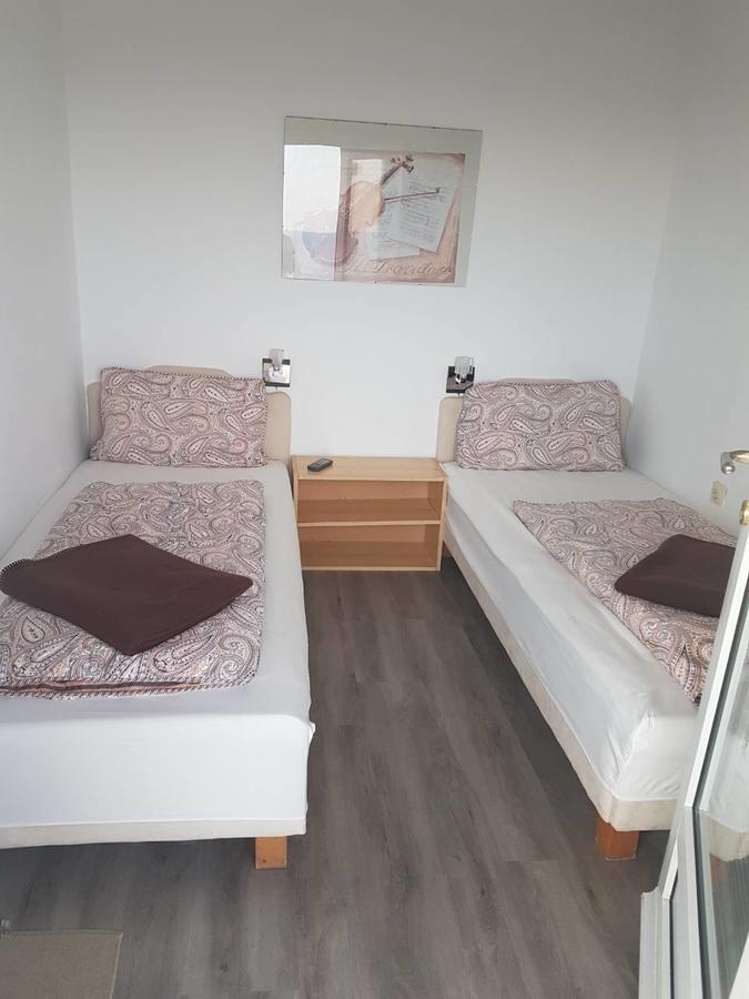Guesthouse Oaza Emi โดบราวอดา ภายนอก รูปภาพ