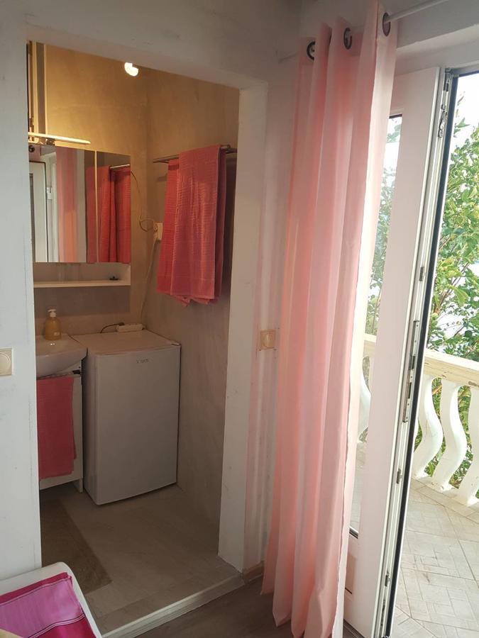 Guesthouse Oaza Emi โดบราวอดา ภายนอก รูปภาพ