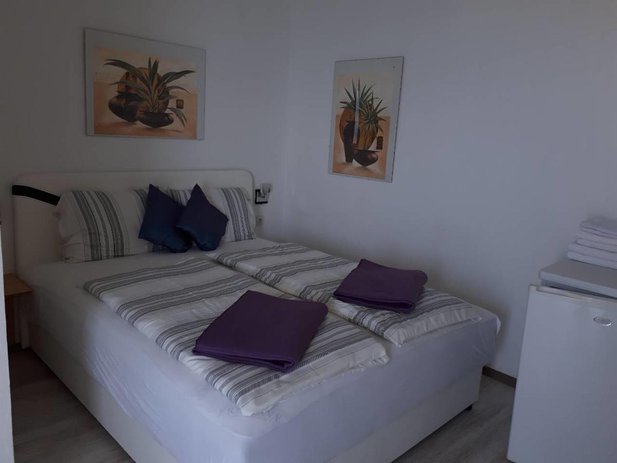 Guesthouse Oaza Emi โดบราวอดา ภายนอก รูปภาพ